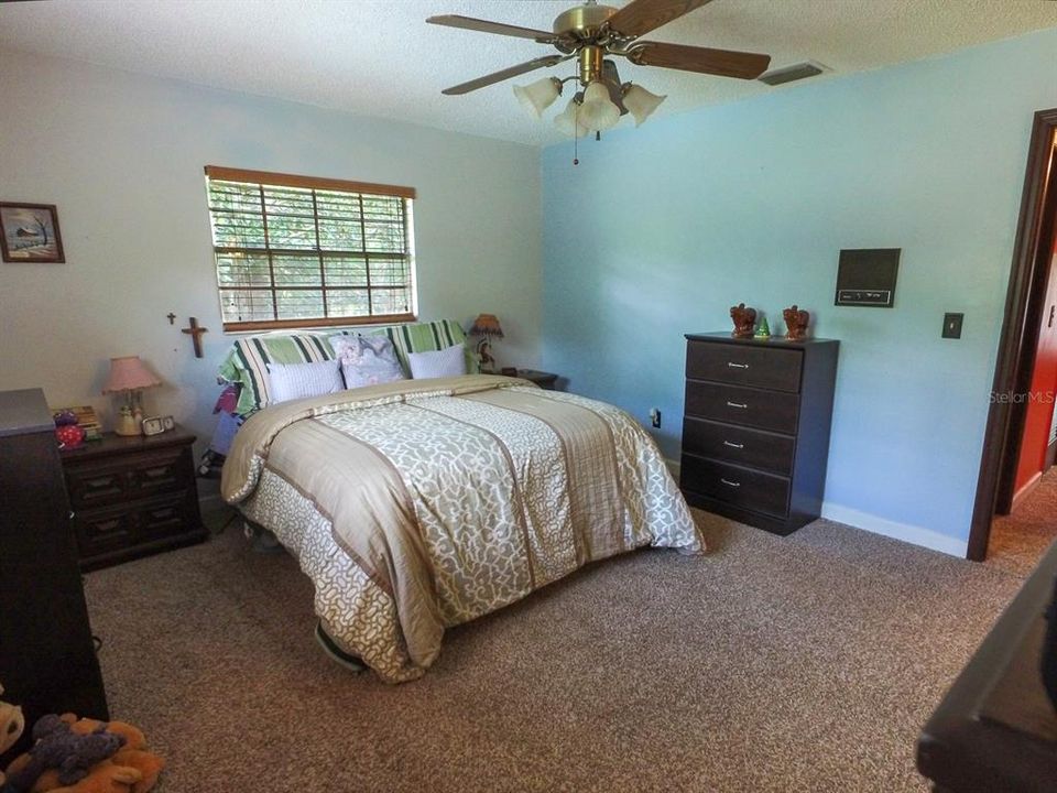 For Sale: $580,000 (5 beds, 3 baths, 3095 Square Feet)