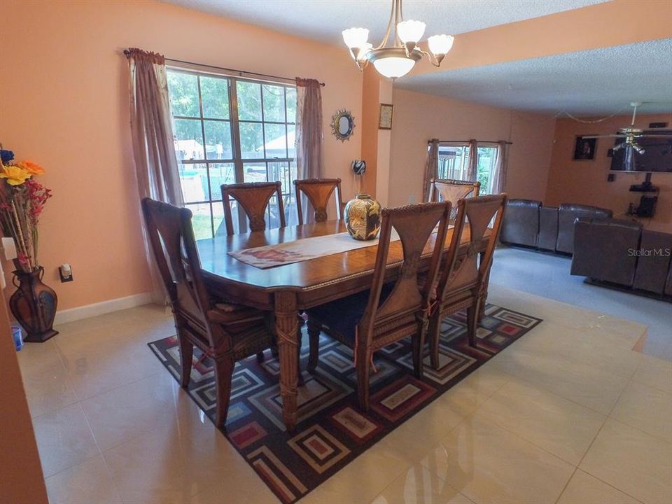 For Sale: $580,000 (5 beds, 3 baths, 3095 Square Feet)