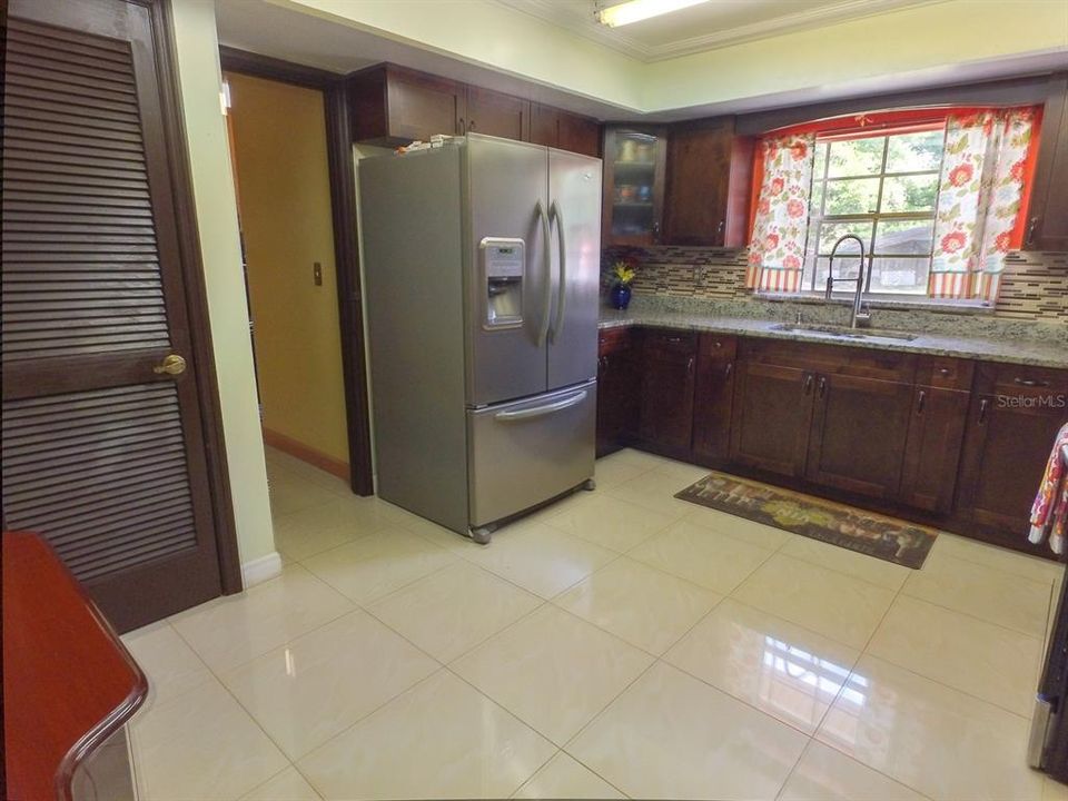 For Sale: $580,000 (5 beds, 3 baths, 3095 Square Feet)