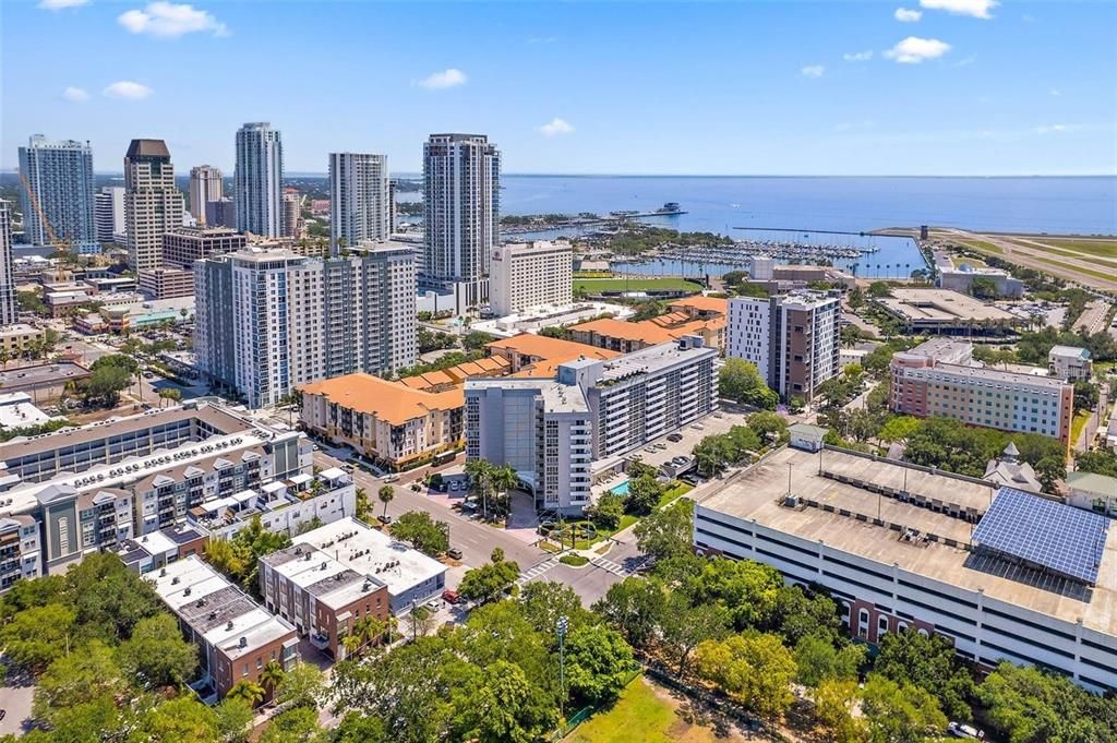 Recently Sold: $310,000 (1 beds, 1 baths, 859 Square Feet)