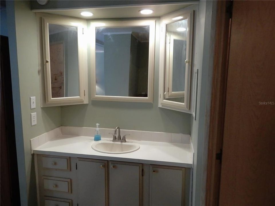 Activo con contrato: $125,000 (2 camas, 2 baños, 1152 Pies cuadrados)