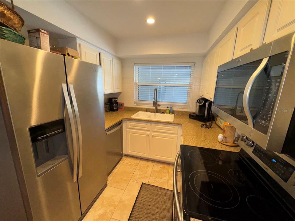 For Sale: $625,000 (3 beds, 4 baths, 1756 Square Feet)