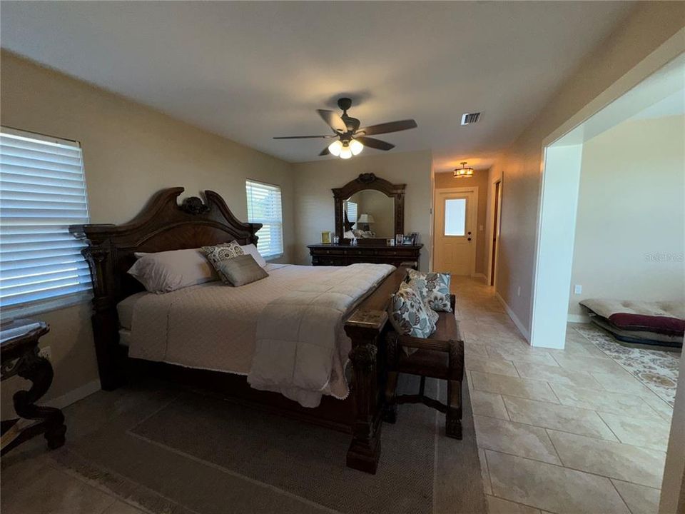 For Sale: $625,000 (3 beds, 4 baths, 1756 Square Feet)