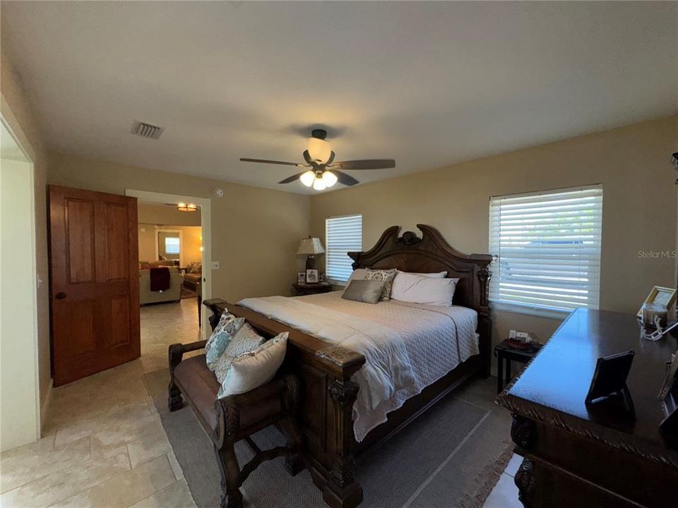 For Sale: $625,000 (3 beds, 4 baths, 1756 Square Feet)