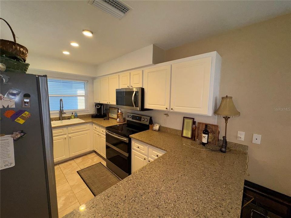 For Sale: $625,000 (3 beds, 4 baths, 1756 Square Feet)