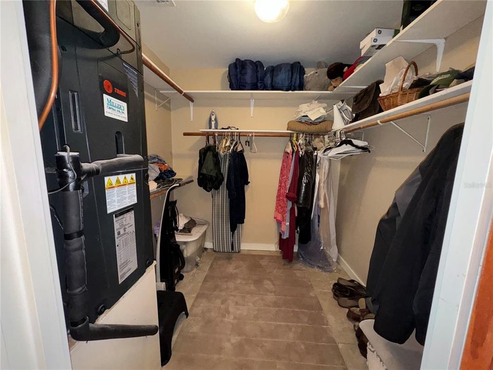 For Sale: $625,000 (3 beds, 4 baths, 1756 Square Feet)