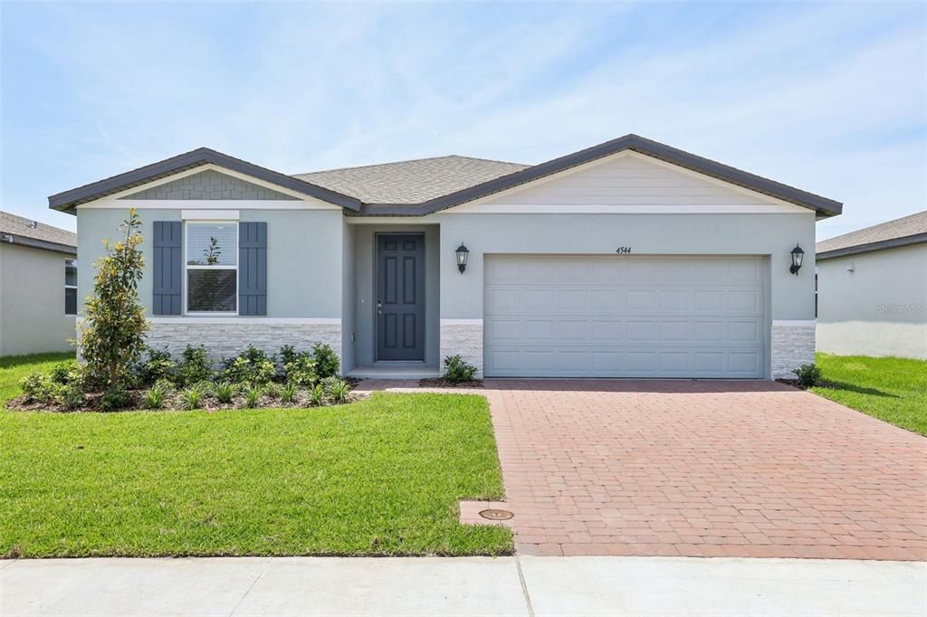 Vendido Recientemente: $430,000 (4 camas, 2 baños, 1840 Pies cuadrados)