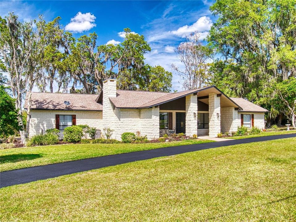 For Sale: $649,900 (3 beds, 2 baths, 2144 Square Feet)