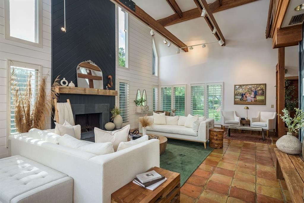 Active With Contract: $1,895,000 (5 beds, 5 baths, 5885 Square Feet)