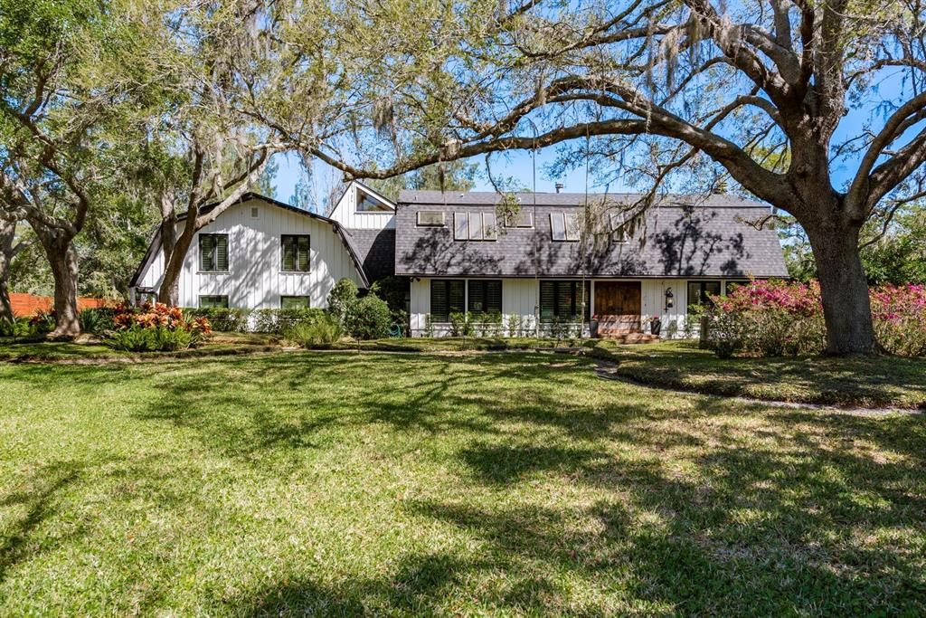 Active With Contract: $1,895,000 (5 beds, 5 baths, 5885 Square Feet)