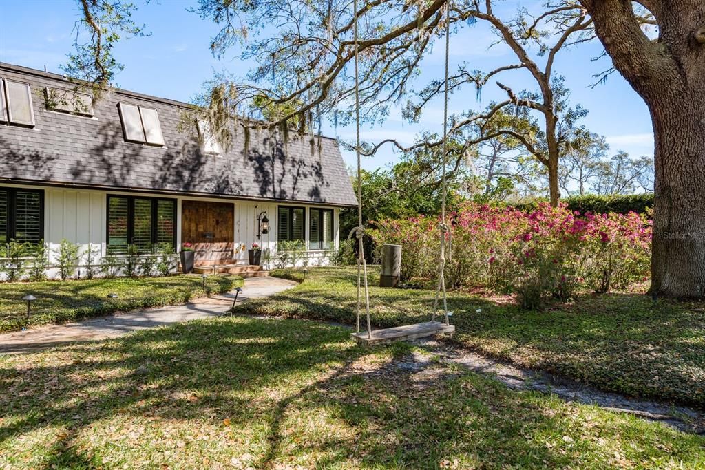 Active With Contract: $1,895,000 (5 beds, 5 baths, 5885 Square Feet)