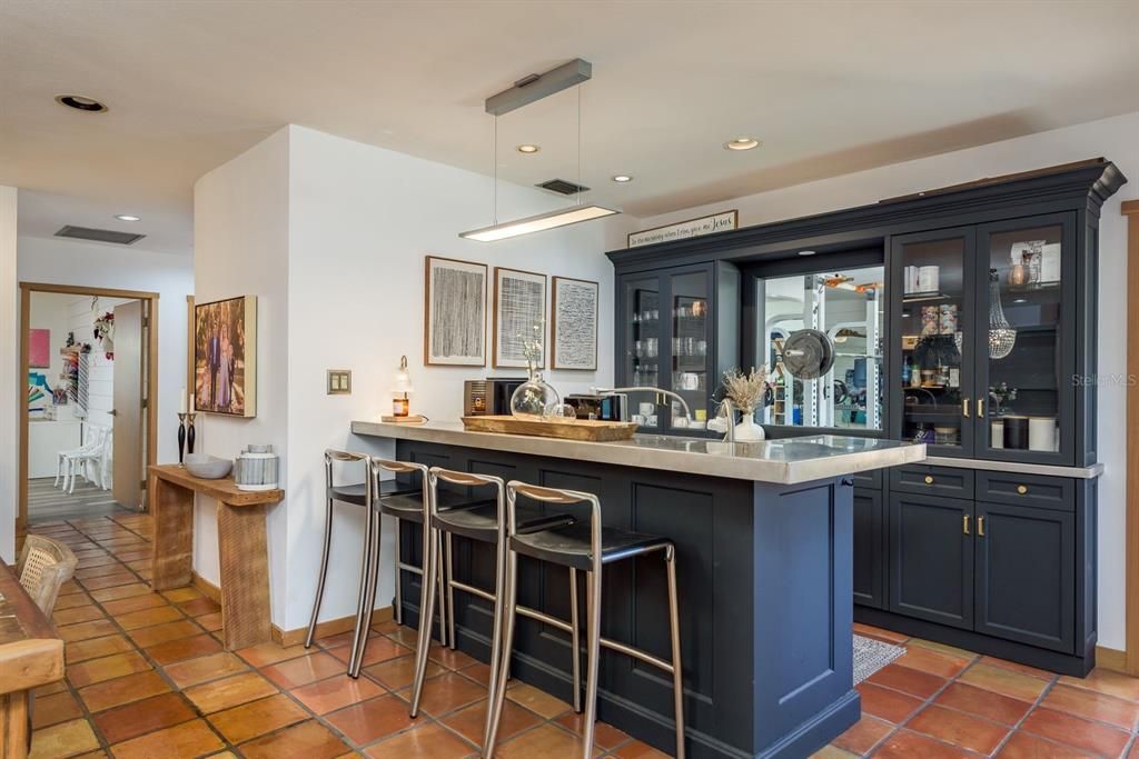 Active With Contract: $1,895,000 (5 beds, 5 baths, 5885 Square Feet)