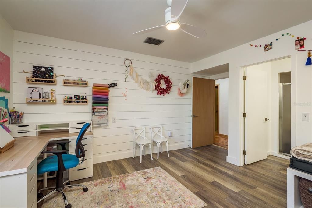 Active With Contract: $1,895,000 (5 beds, 5 baths, 5885 Square Feet)