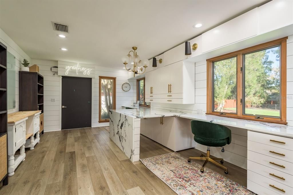 Active With Contract: $1,895,000 (5 beds, 5 baths, 5885 Square Feet)