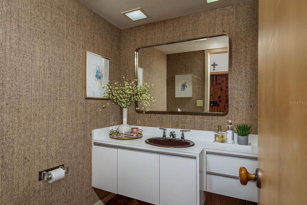 Active With Contract: $1,895,000 (5 beds, 5 baths, 5885 Square Feet)