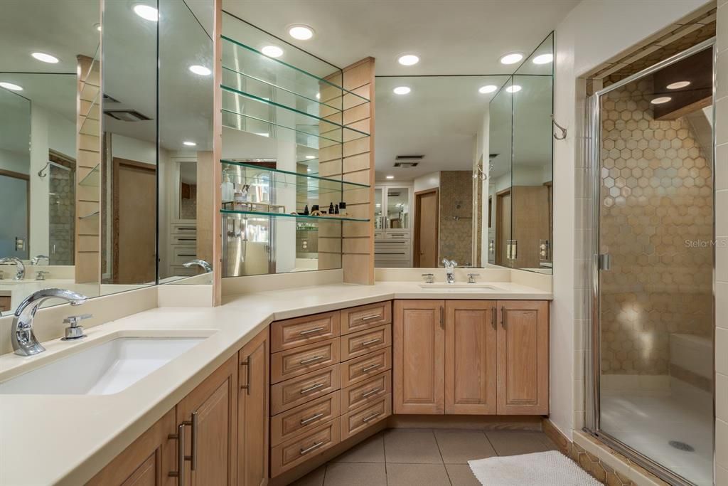 Active With Contract: $1,895,000 (5 beds, 5 baths, 5885 Square Feet)