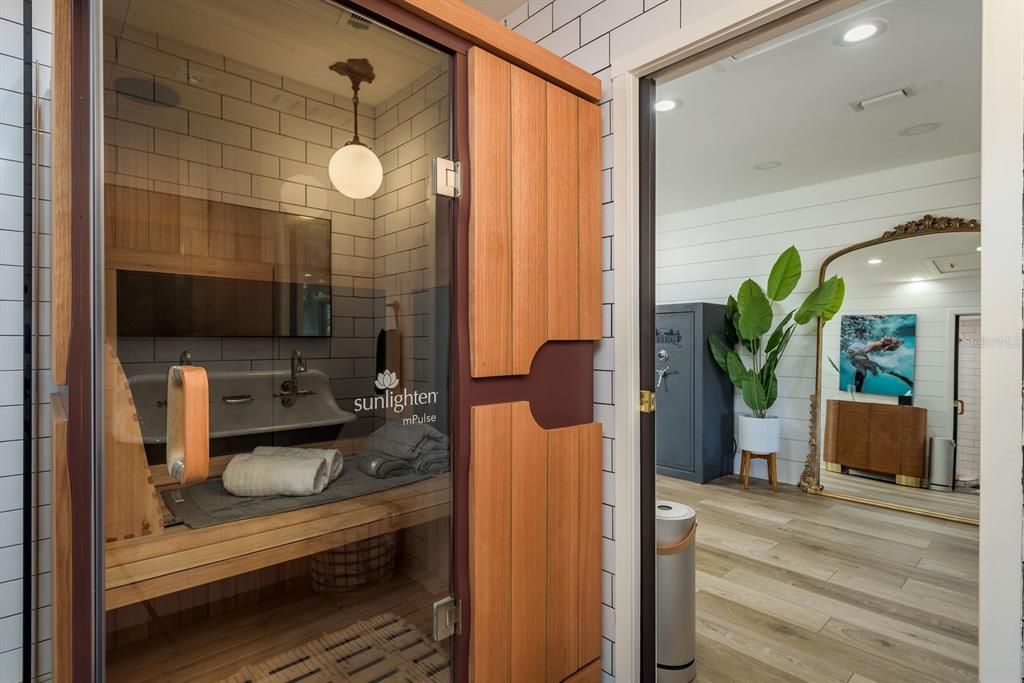 Active With Contract: $1,895,000 (5 beds, 5 baths, 5885 Square Feet)