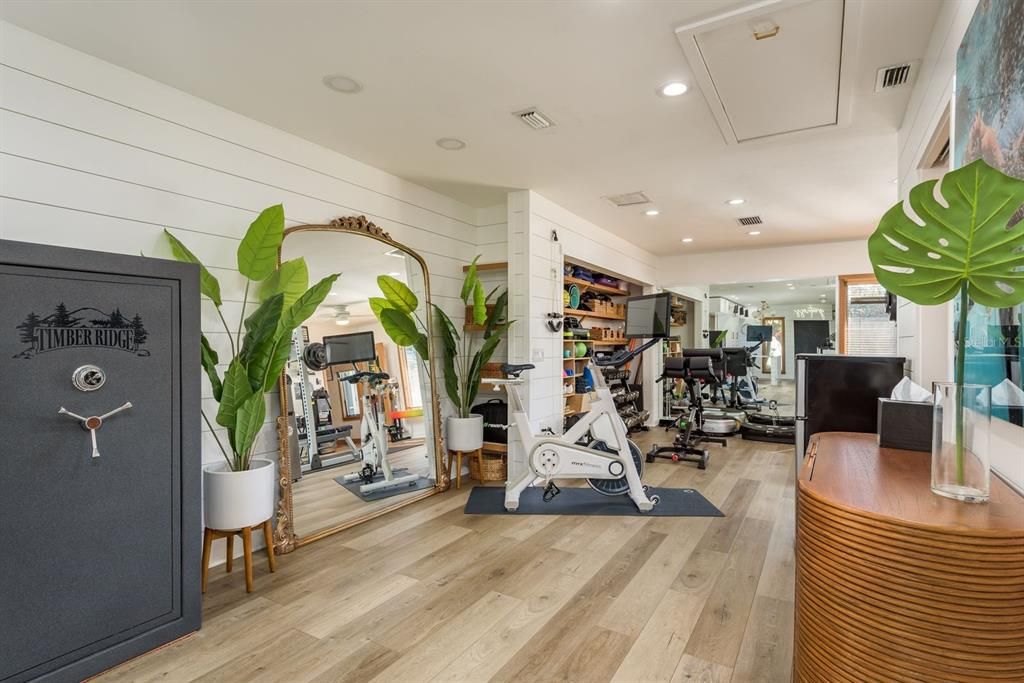 Active With Contract: $1,895,000 (5 beds, 5 baths, 5885 Square Feet)