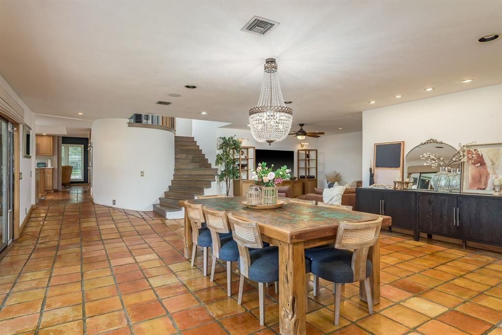 Active With Contract: $1,895,000 (5 beds, 5 baths, 5885 Square Feet)