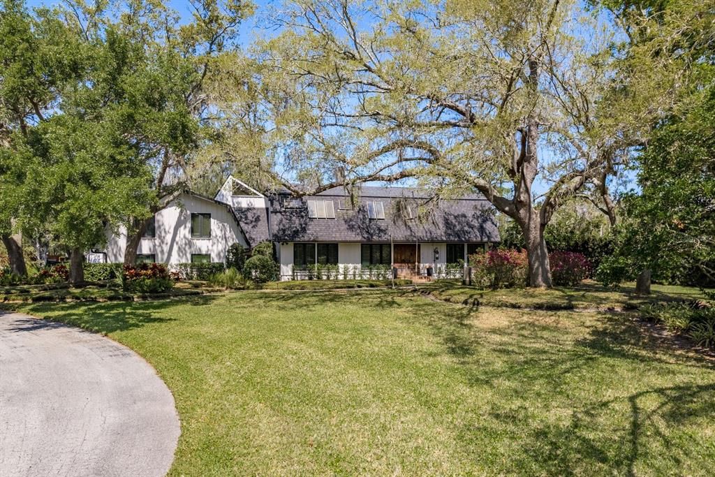 Active With Contract: $1,895,000 (5 beds, 5 baths, 5885 Square Feet)