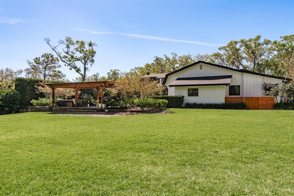 Active With Contract: $1,895,000 (5 beds, 5 baths, 5885 Square Feet)