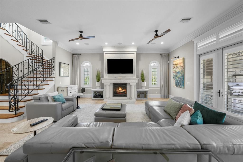 Active With Contract: $5,850,000 (4 beds, 5 baths, 6265 Square Feet)