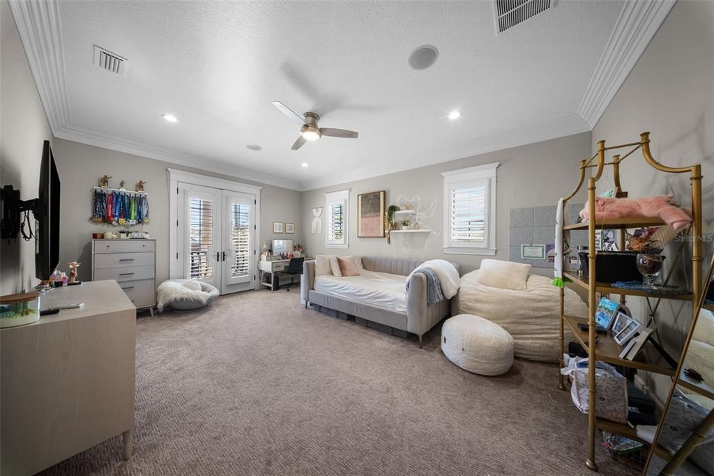 Active With Contract: $5,850,000 (4 beds, 5 baths, 6265 Square Feet)