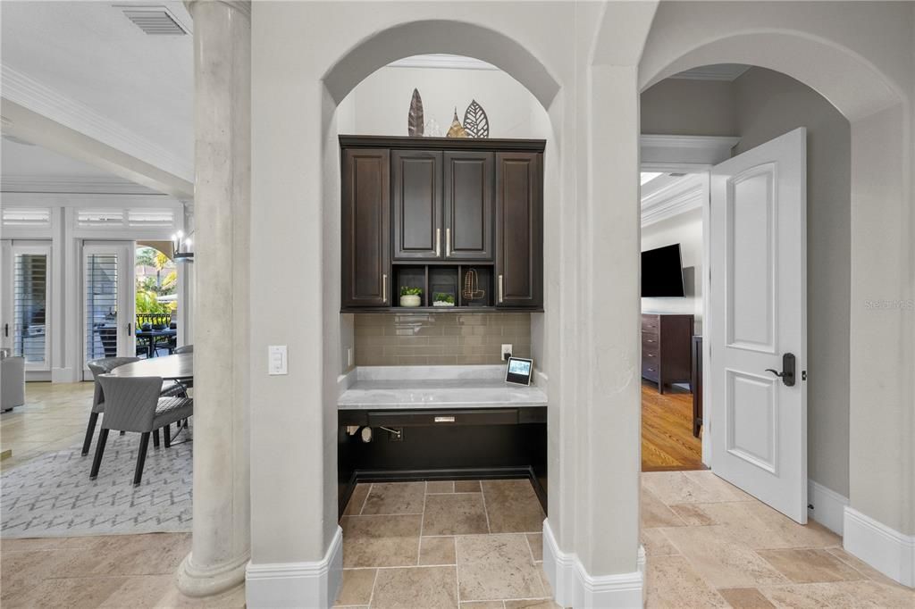 Active With Contract: $5,850,000 (4 beds, 5 baths, 6265 Square Feet)