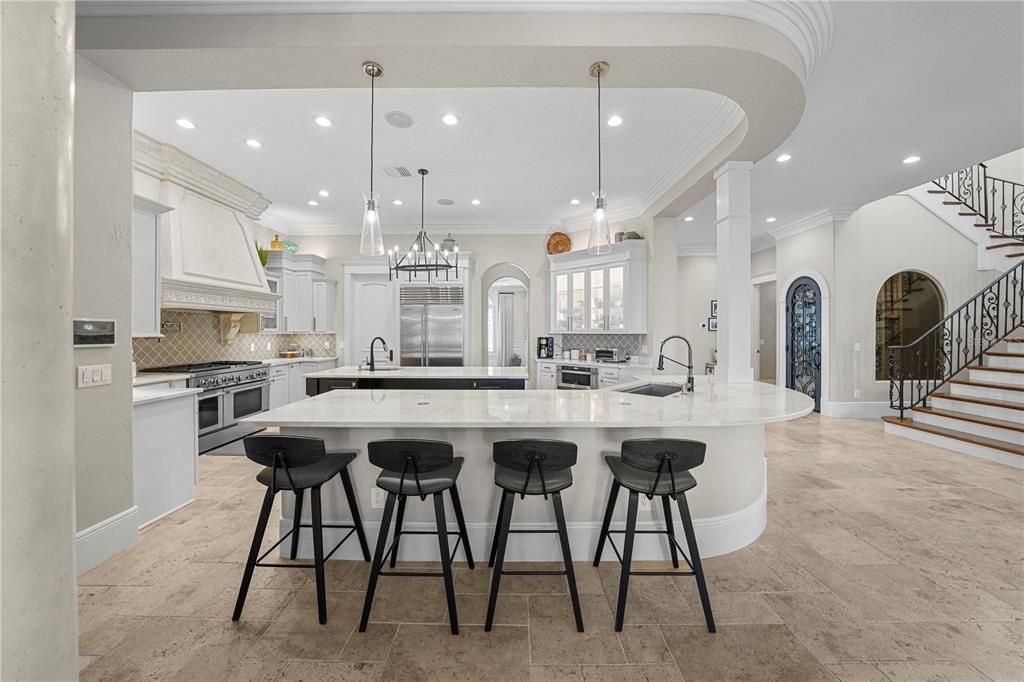 Active With Contract: $5,850,000 (4 beds, 5 baths, 6265 Square Feet)