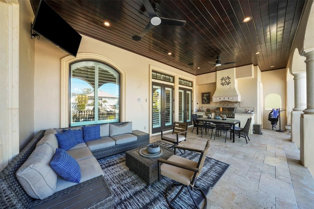 Active With Contract: $5,850,000 (4 beds, 5 baths, 6265 Square Feet)