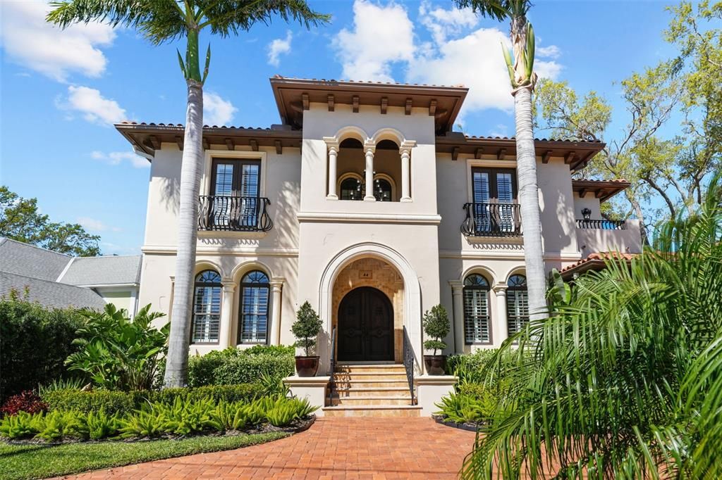 Active With Contract: $5,850,000 (4 beds, 5 baths, 6265 Square Feet)