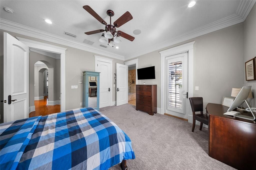 Active With Contract: $5,850,000 (4 beds, 5 baths, 6265 Square Feet)