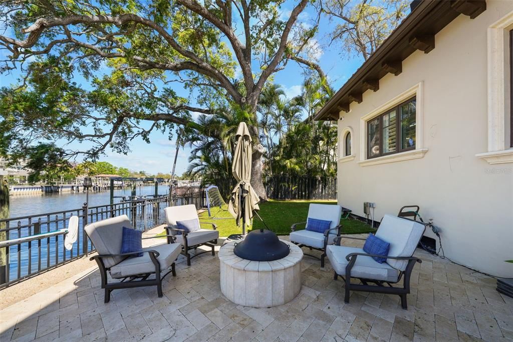 Active With Contract: $5,850,000 (4 beds, 5 baths, 6265 Square Feet)