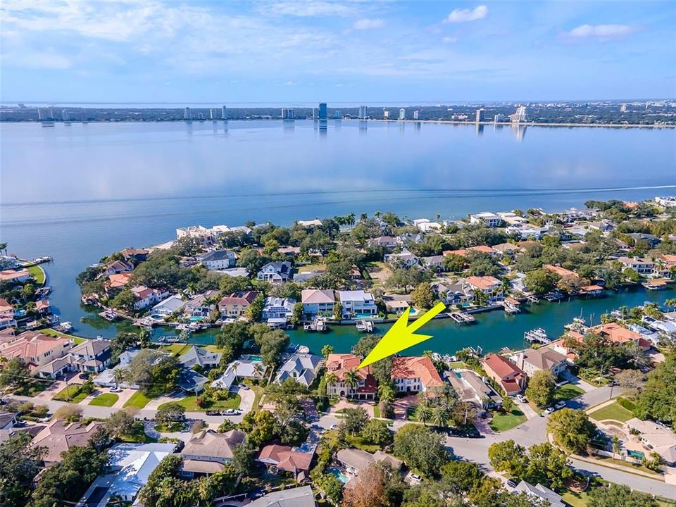 Active With Contract: $5,850,000 (4 beds, 5 baths, 6265 Square Feet)