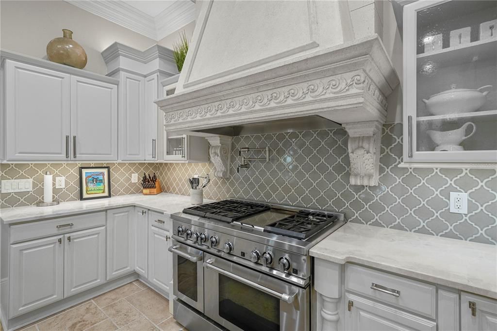 Active With Contract: $5,850,000 (4 beds, 5 baths, 6265 Square Feet)