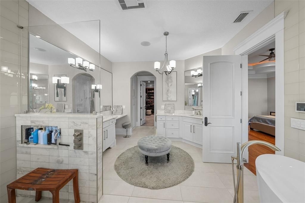 Active With Contract: $5,850,000 (4 beds, 5 baths, 6265 Square Feet)