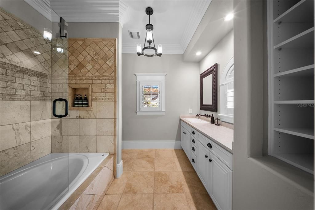 Active With Contract: $5,850,000 (4 beds, 5 baths, 6265 Square Feet)