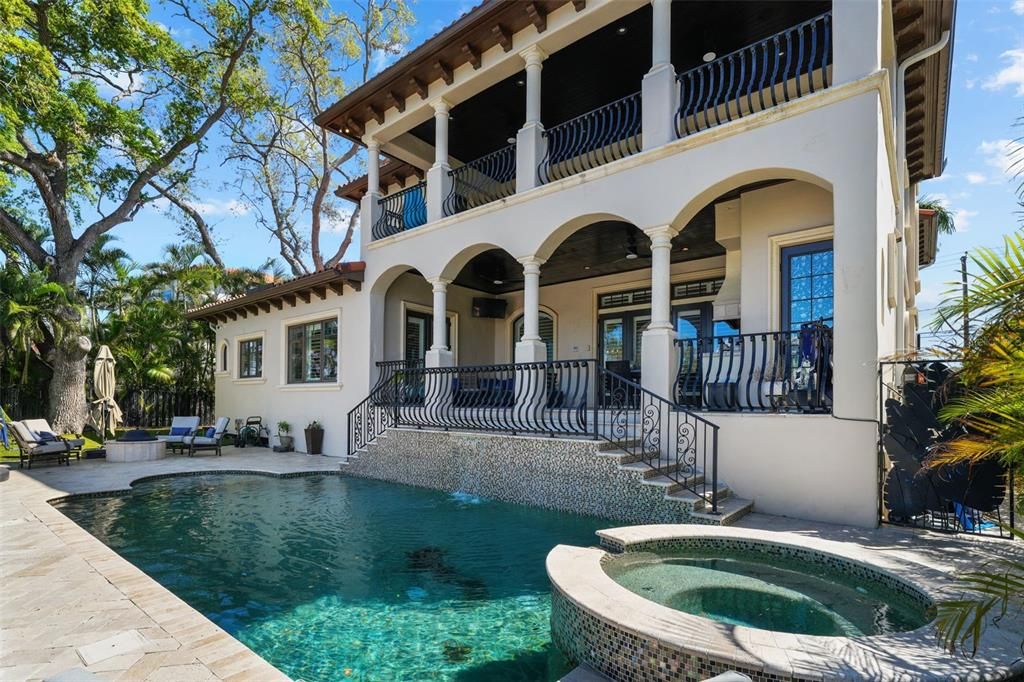 Active With Contract: $5,850,000 (4 beds, 5 baths, 6265 Square Feet)