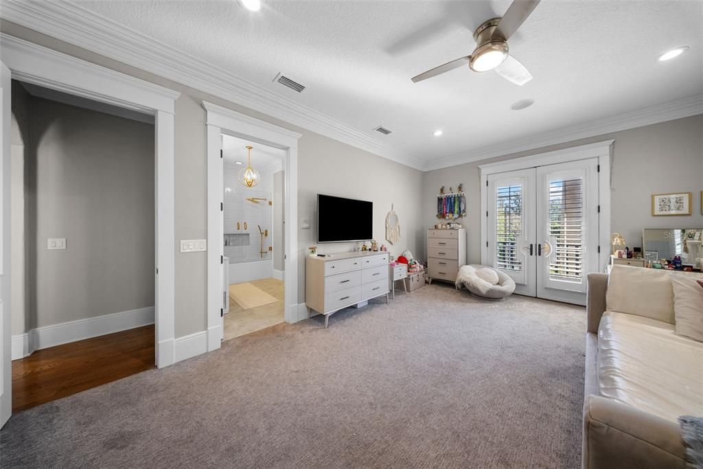 Active With Contract: $5,850,000 (4 beds, 5 baths, 6265 Square Feet)