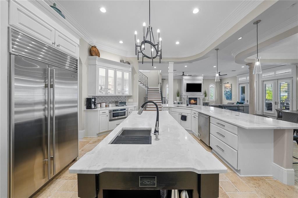 Active With Contract: $5,850,000 (4 beds, 5 baths, 6265 Square Feet)