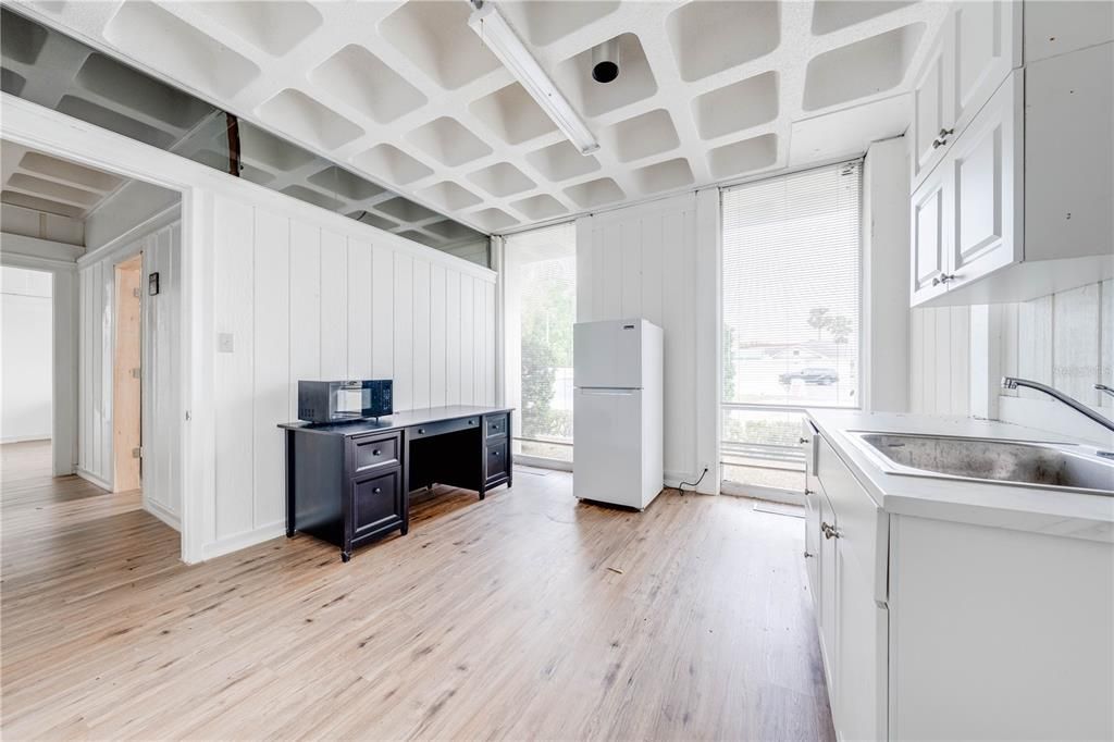 Active With Contract: $995,000 (0 beds, 0 baths, 3069 Square Feet)