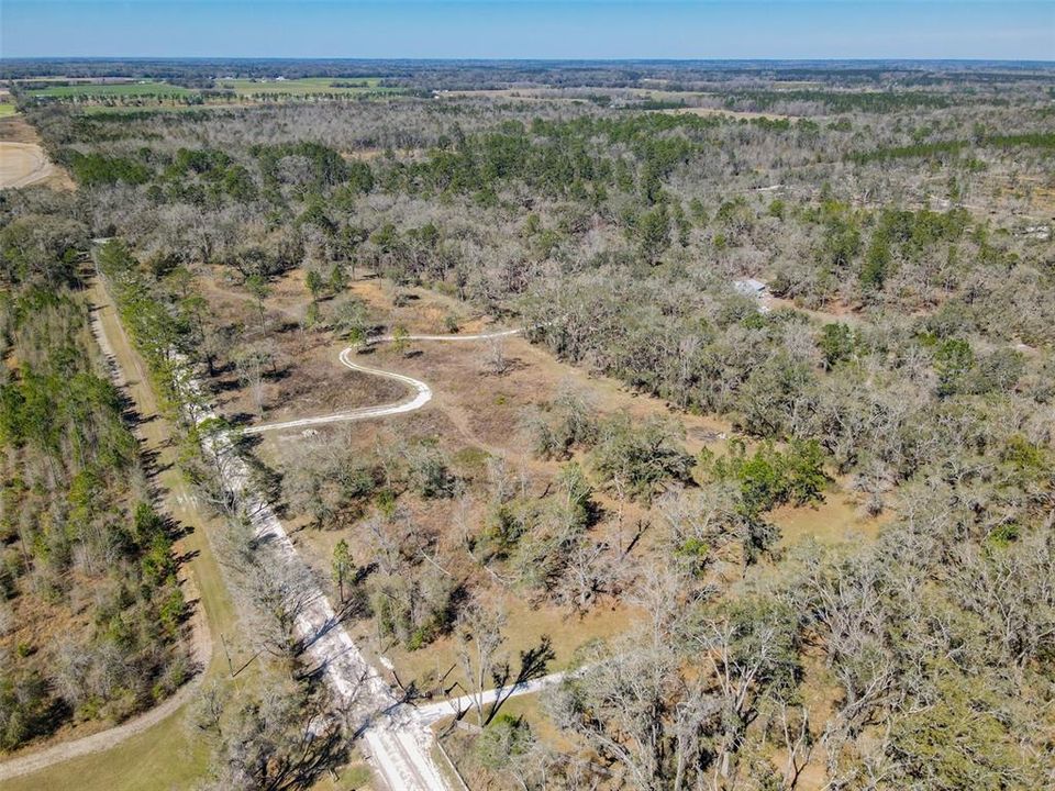 На продажу: $399,000 (39.60 acres)