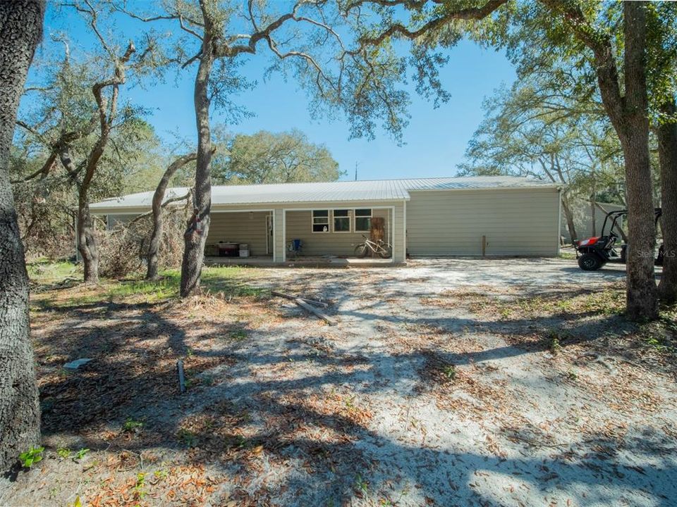 На продажу: $399,000 (39.60 acres)