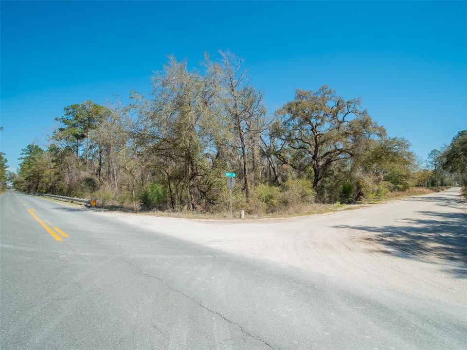 На продажу: $399,000 (39.60 acres)