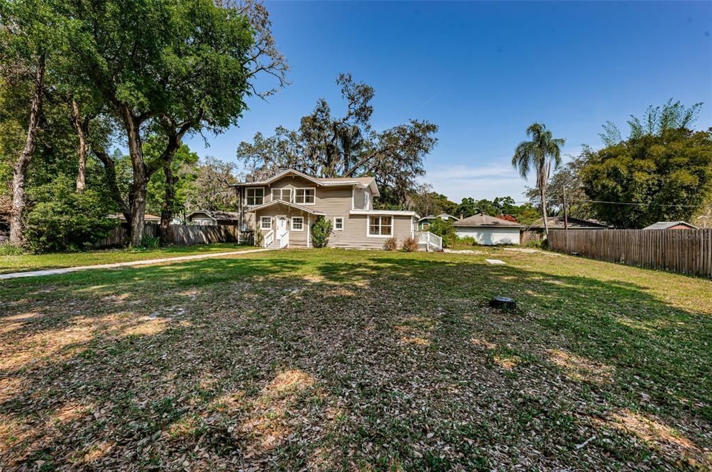 最近售出: $399,000 (4 贝兹, 2 浴室, 2208 平方英尺)