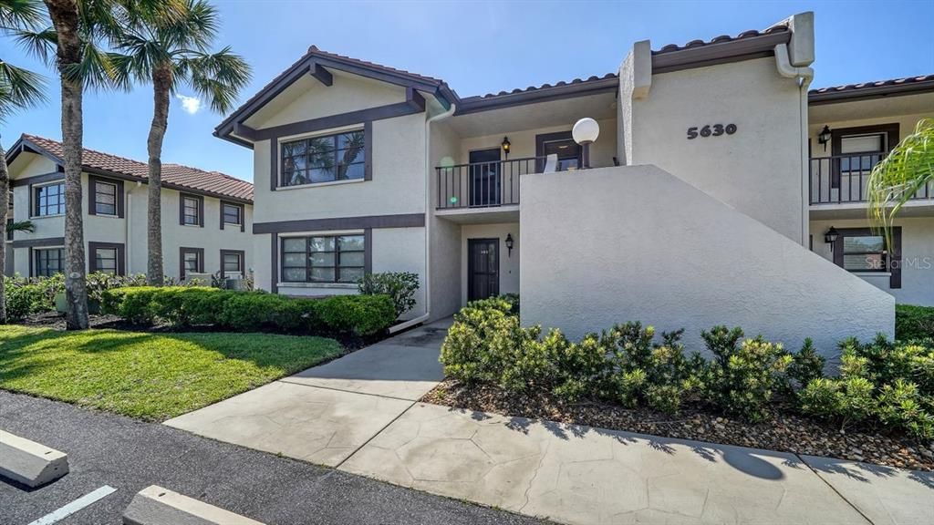 Active With Contract: $284,900 (3 beds, 2 baths, 1529 Square Feet)