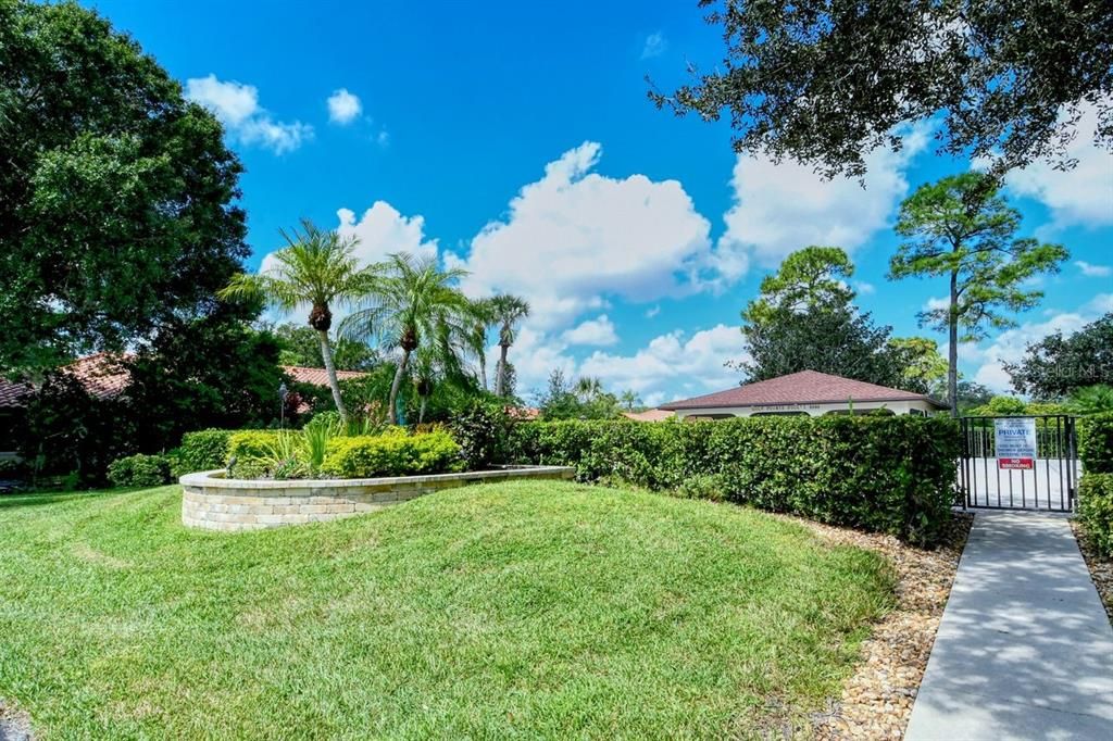 Active With Contract: $284,900 (3 beds, 2 baths, 1529 Square Feet)