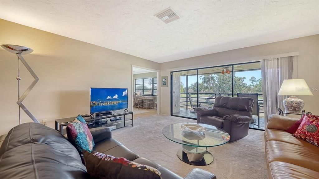 Active With Contract: $284,900 (3 beds, 2 baths, 1529 Square Feet)