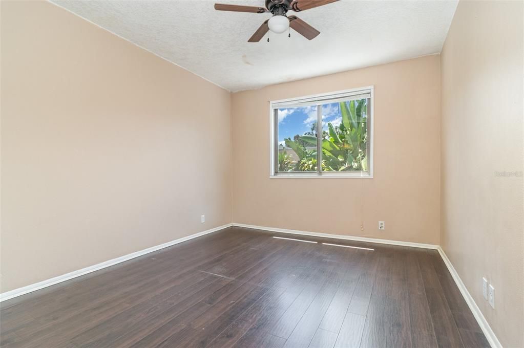 Activo con contrato: $179,000 (3 camas, 2 baños, 1400 Pies cuadrados)