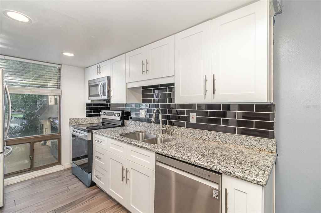 Activo con contrato: $179,000 (3 camas, 2 baños, 1400 Pies cuadrados)